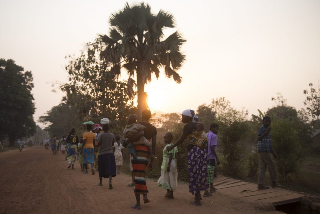 Dungu Town. South Sudanese families going back to their Congolese hosting homes, after being registered by the UNHCR staff as refugees in DRC.