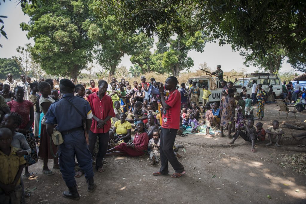 UNHCR staff proceeding to the registration of six hundred South Sudanese refugees in Bitima village, under the protection of MONUSCO and Congolese soldiers.