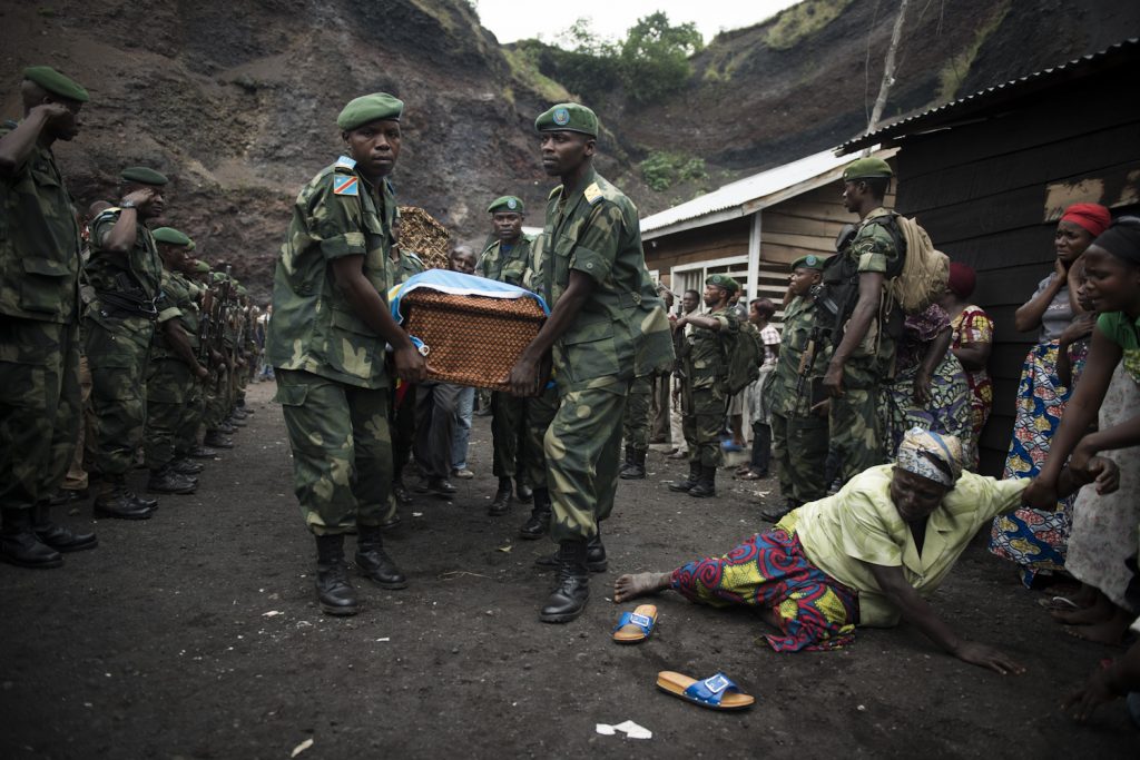 Enterrement du major des FARDC Tito Lwaboshi Sekalashi, abattu à son domicile avec son épouse et son enfant.